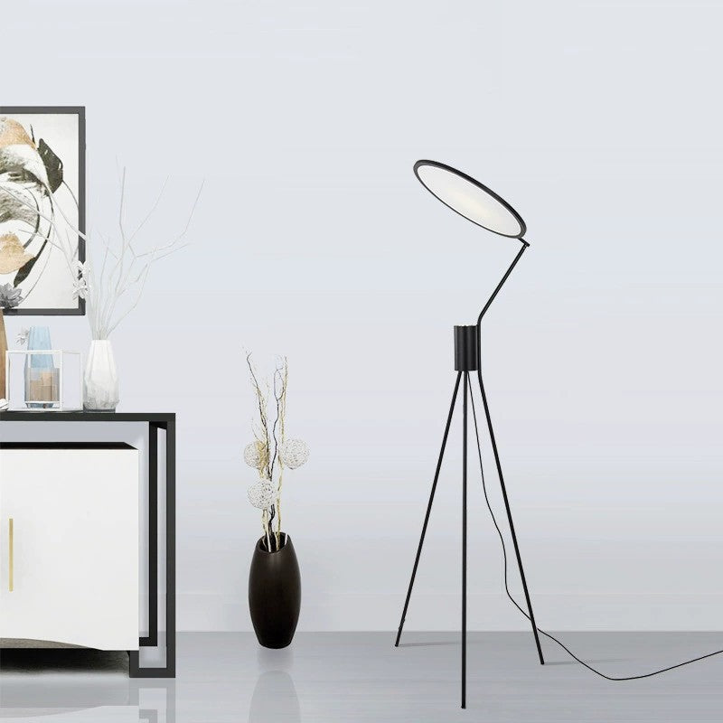 LED tripod gulvlampe til moderne stemningsbelysning i hjemmet | Lersk