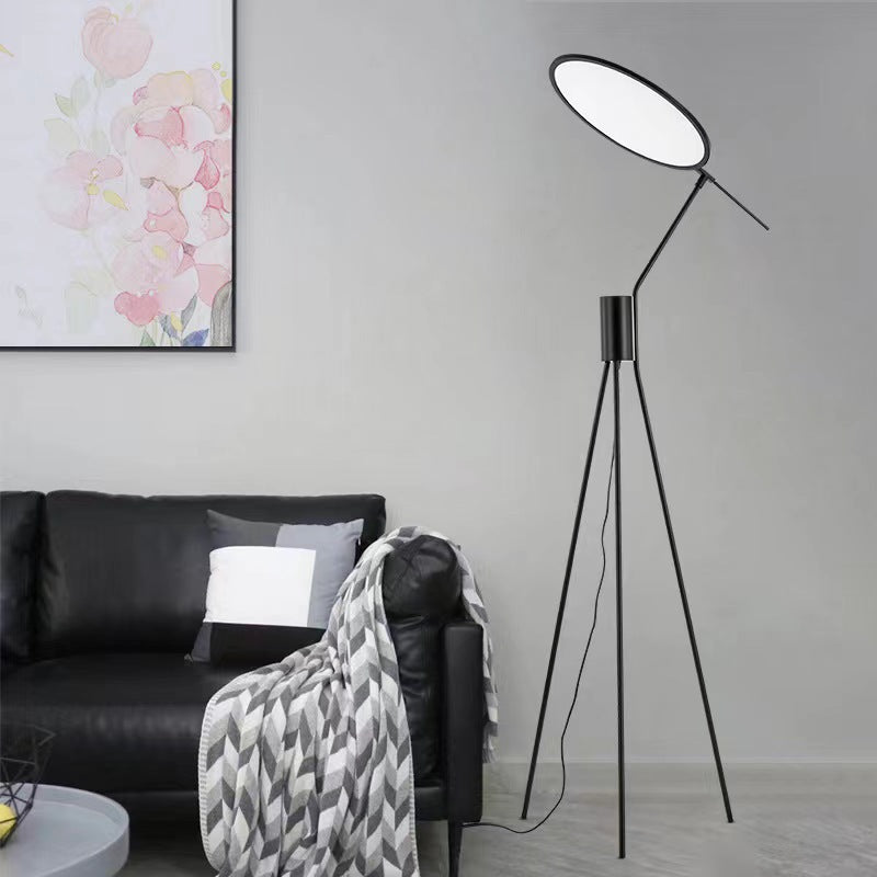 LED tripod gulvlampe til moderne stemningsbelysning i hjemmet | Lersk