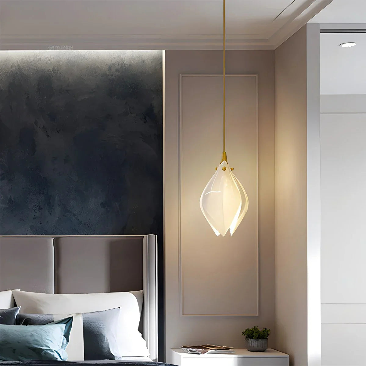 Ceramic Bud Pendant Light for Modern Interiors | Lersk