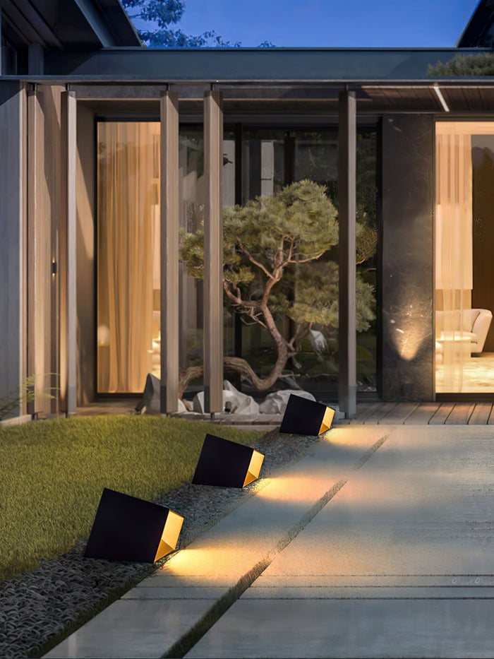 VerdantGlow Solar Garden Lamp - Compact Outdoor Light | Lersk