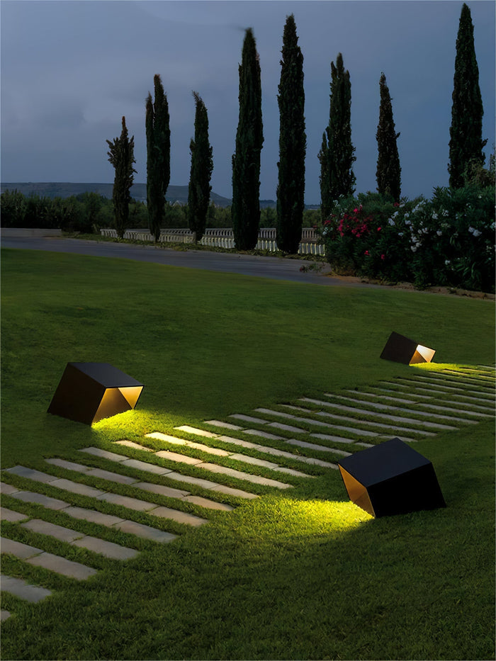 VerdantGlow Solar Garden Lamp - Compact Outdoor Light | Lersk