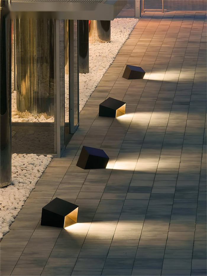 VerdantGlow Solar Garden Lamp - Compact Outdoor Light | Lersk