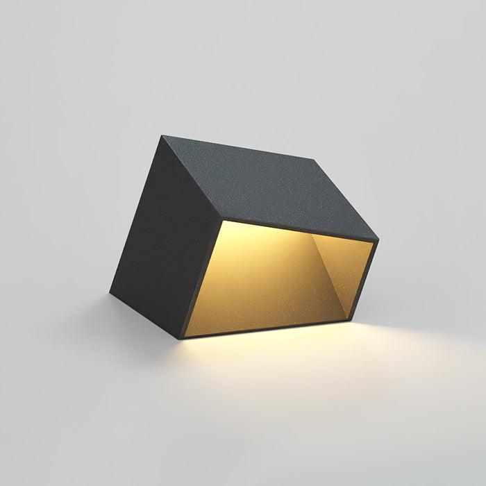 VerdantGlow Solar Garden Lamp - Compact Outdoor Light | Lersk