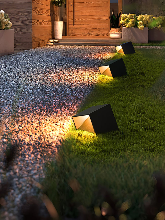 VerdantGlow Solar Garden Lamp - Compact Outdoor Light | Lersk