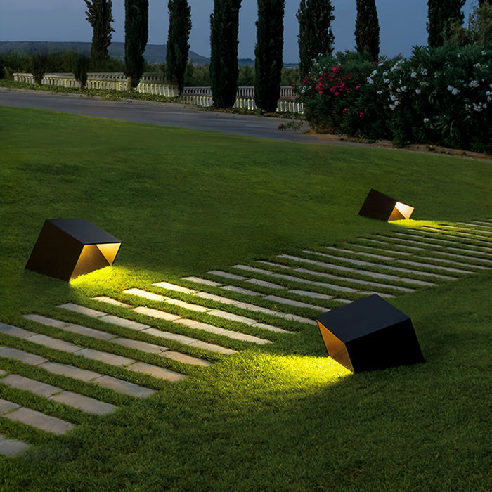 VerdantGlow Solar Garden Lamp - Compact Outdoor Light | Lersk