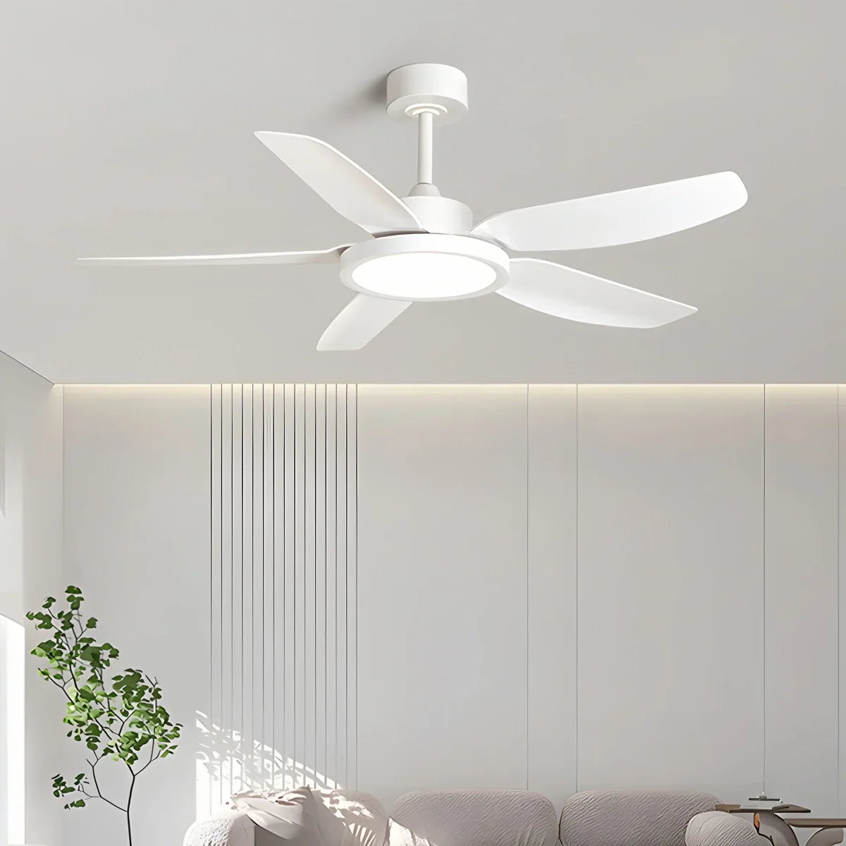 Moderní bílé stropní ventilátory se světly a dálkovým ovládáním | Lersk