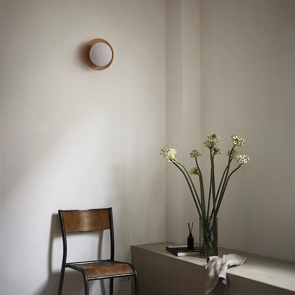 Lampada da parete in legno bianco minimalista per arredamento moderno chic | Lersk