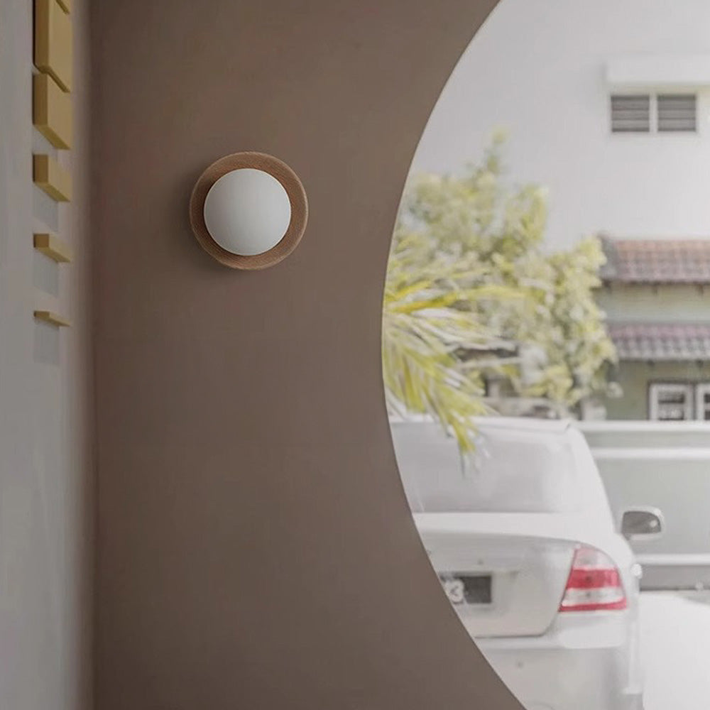 Lampada da parete in legno bianco minimalista per arredamento moderno chic | Lersk