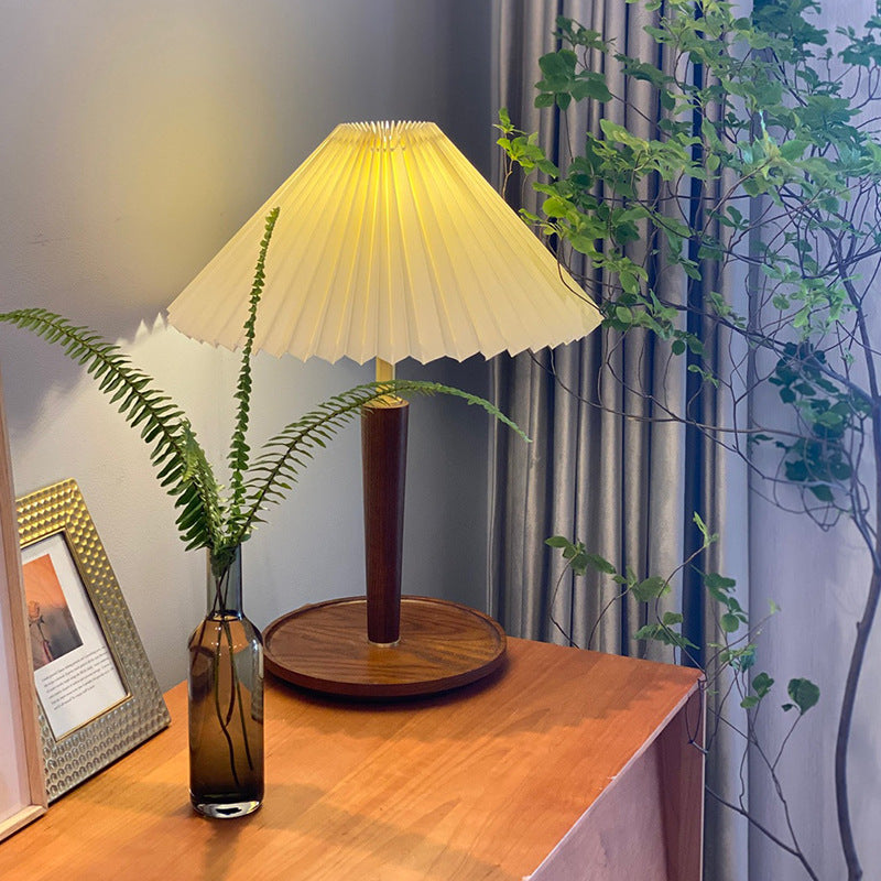 CedarGlow Retro Wood Table Lamp with Pleated Design | Lersk
