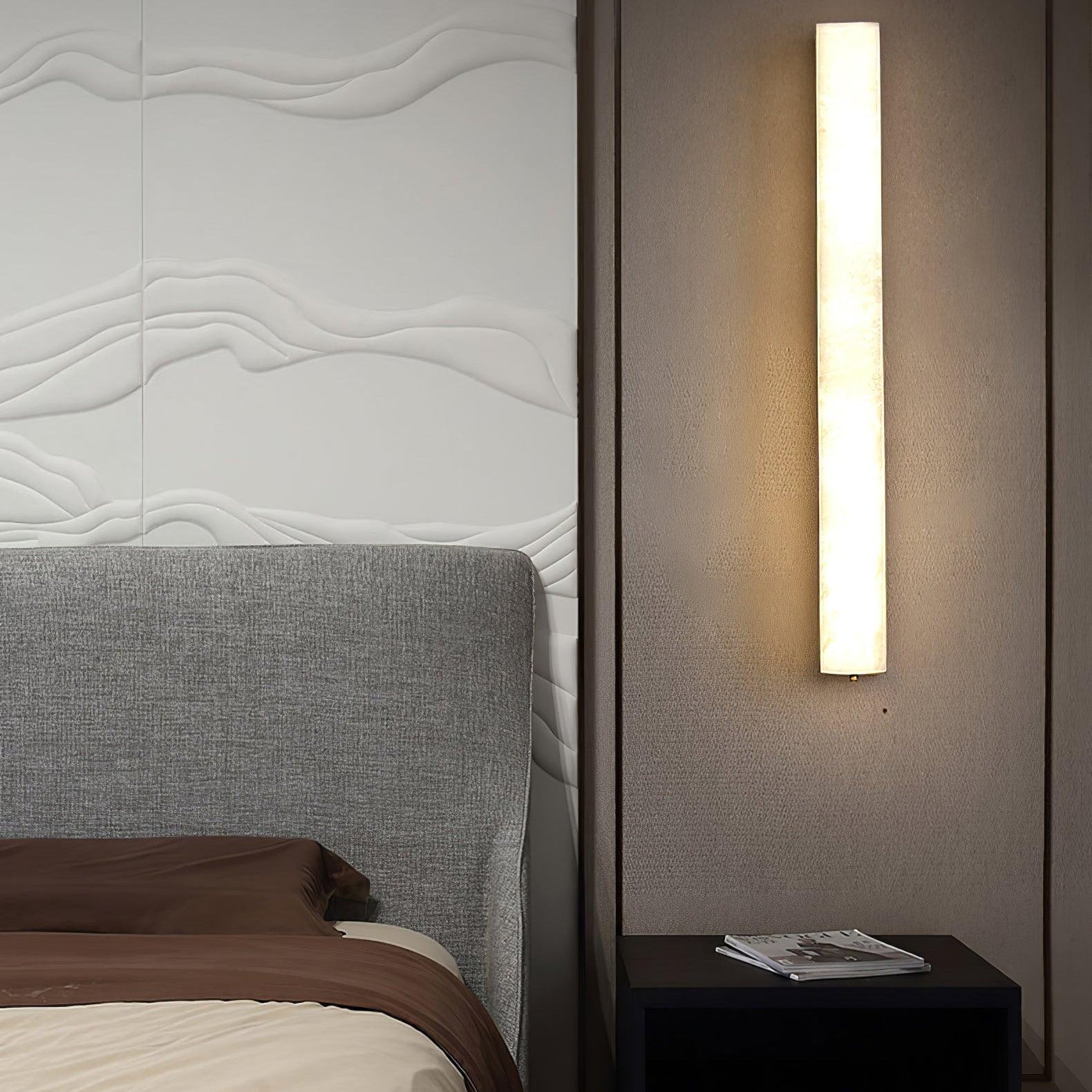 Lyra Brass Alabaster Wall Lamp Modern Vertical for Bedroom | Lersk