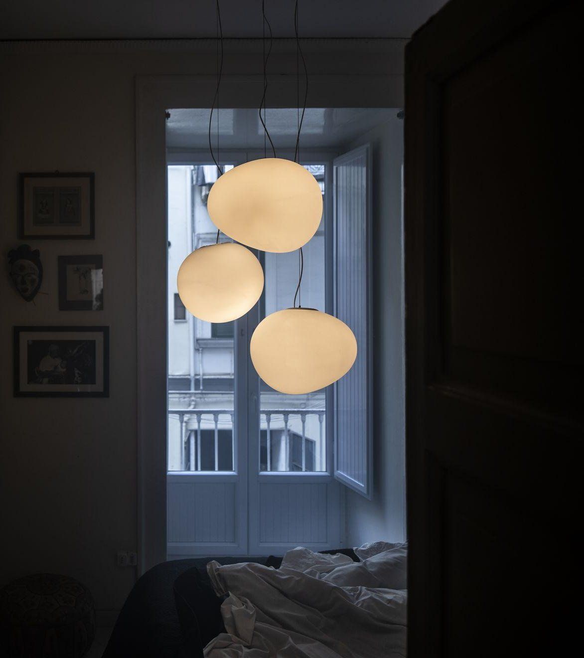 Lampada a sospensione Georg in vetro soffiato a mano, illuminazione elegante e moderna per arredamento casa contemporaneo | Lersk