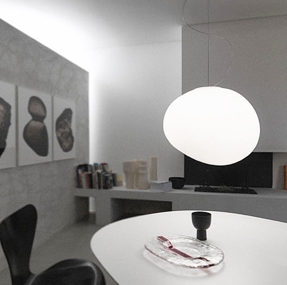 Lampada a sospensione Georg in vetro soffiato a mano, illuminazione elegante e moderna per arredamento casa contemporaneo | Lersk