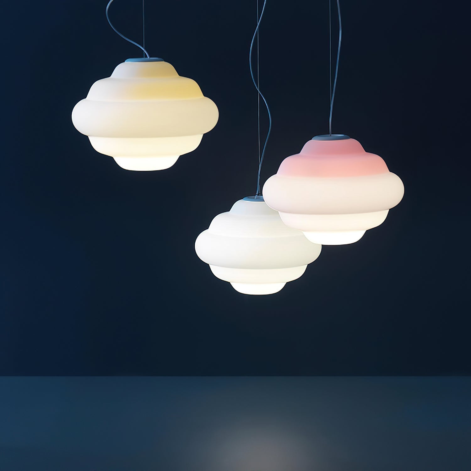 Závěsná lampa AuroraHue Gradient s matným sklem pro atmosféru | Lersk