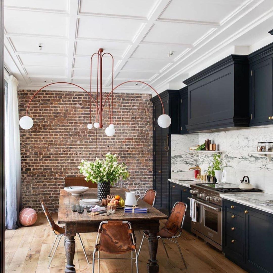 Nova Crest Pendant Light With Dramatic Hanging Design For Dining Rooms Entrances | Lersk