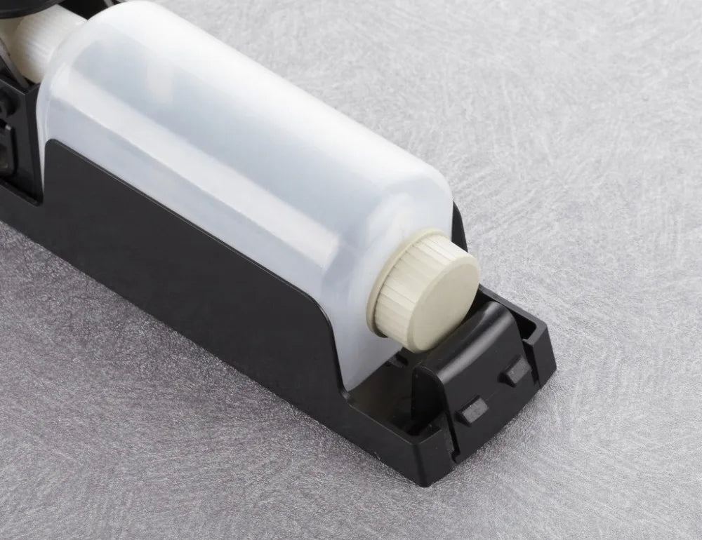 Elegantní nástěnný dávkovač na šampon, kondicionér a sprchový gel do moderní koupelny | Lersk