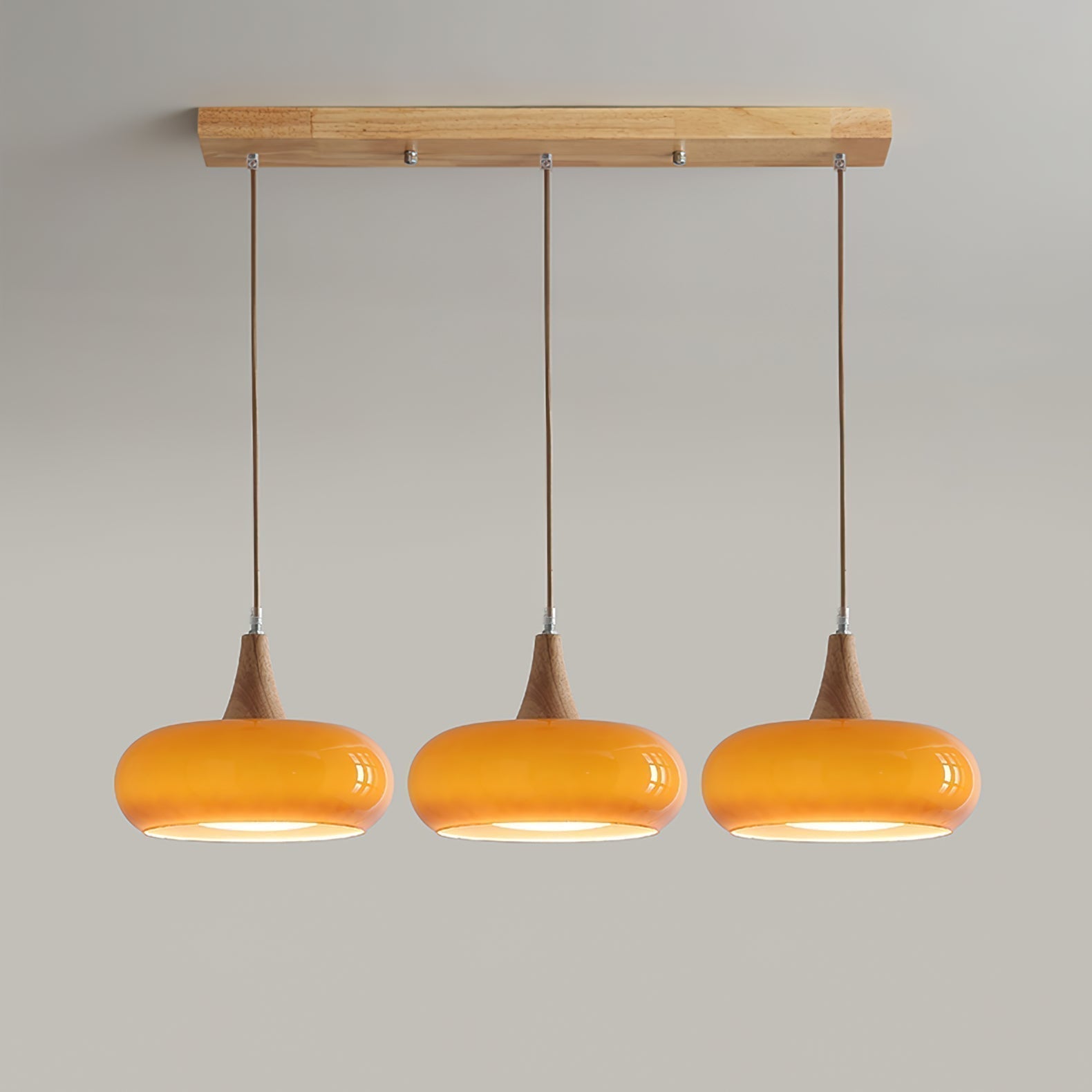 Suspension en verre ambre Eloria avec bois pour cuisine et salle à manger | Lersk