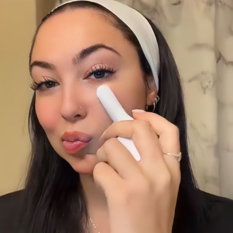 LED Face Sculpting Tool For Radiant Skin With EMS And LED Therapy For All Skin Types | Lersk