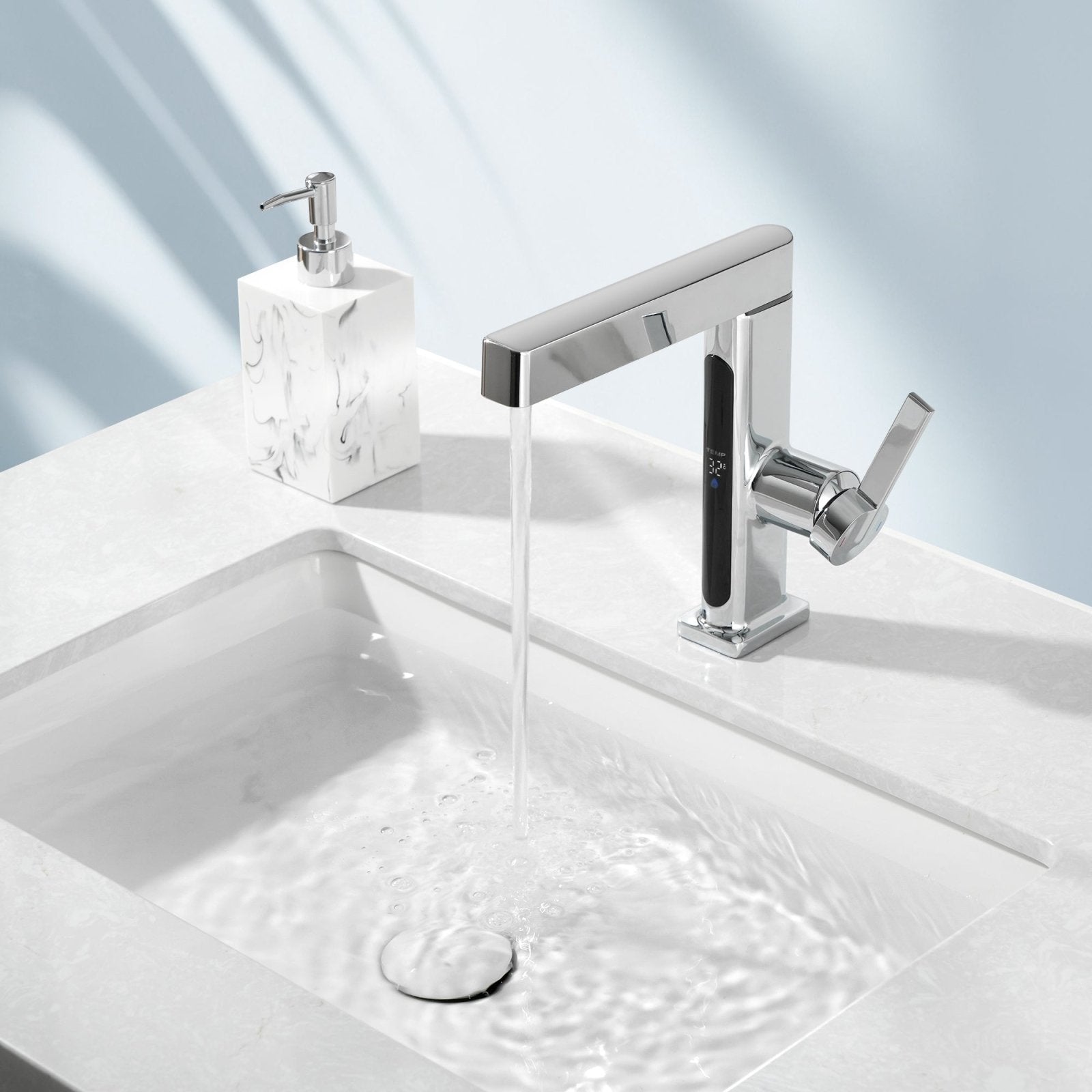 Alyra Single-Hole Pull-Out Faucet With Temperature Readout | Lersk