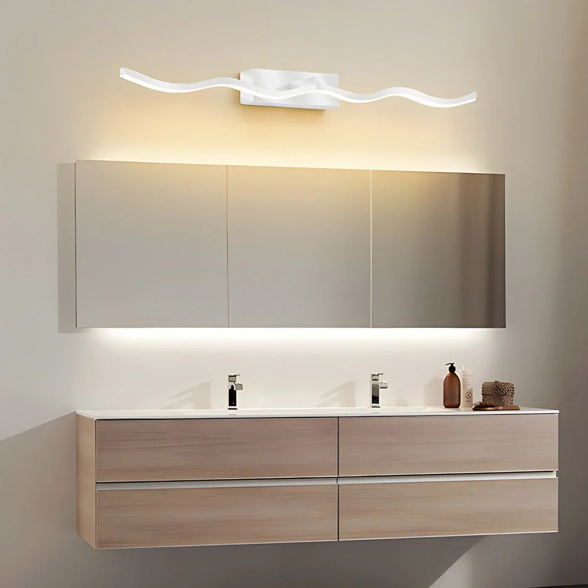 Aplique de pared lineal para baño con espejo | Lersk