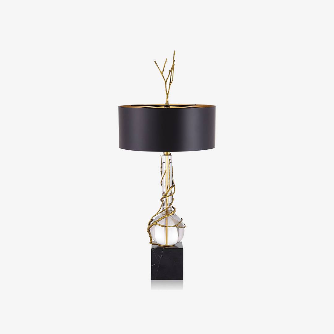 Lampada da tavolo con base in marmo elegante e paralume nero - Illuminazione moderna di design | Lersk