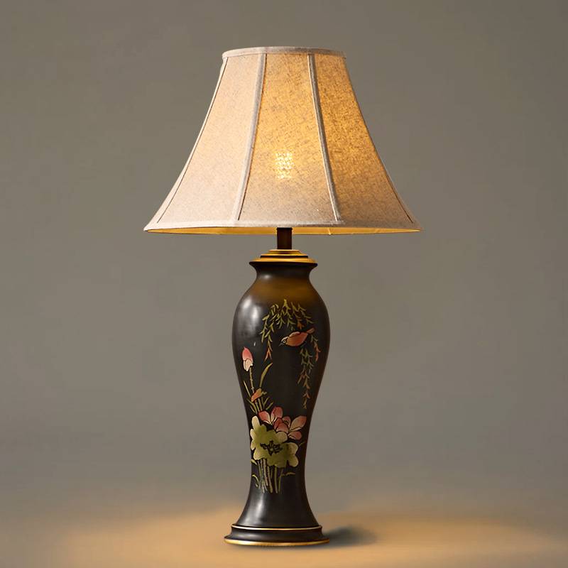 Lámpara de Mesa Alta Decorativa con Cuerpo de Cerámica y Arte Floral | Lersk