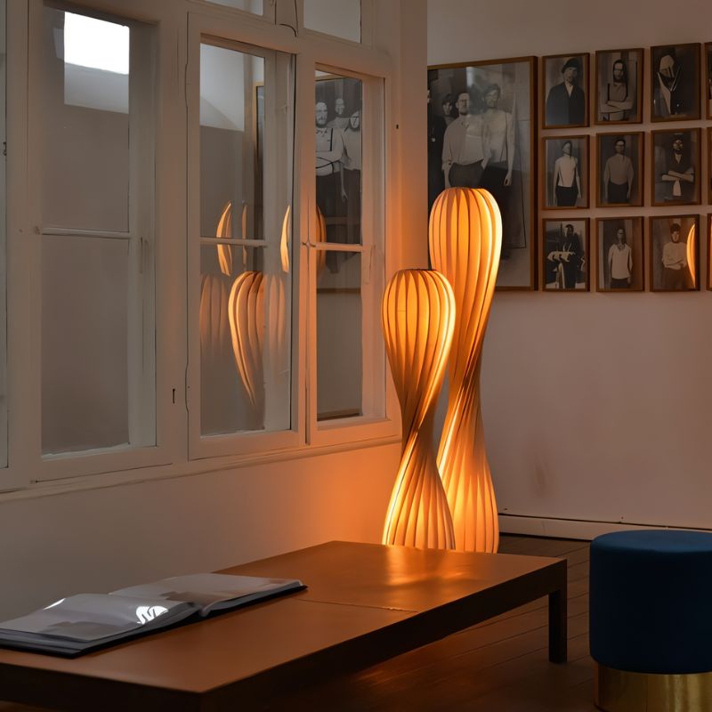 Lumina Twist Gulvlampe Luxe Blødt LED Flimmerfri Glød Til Stuer Og Soveværelser | Lersk