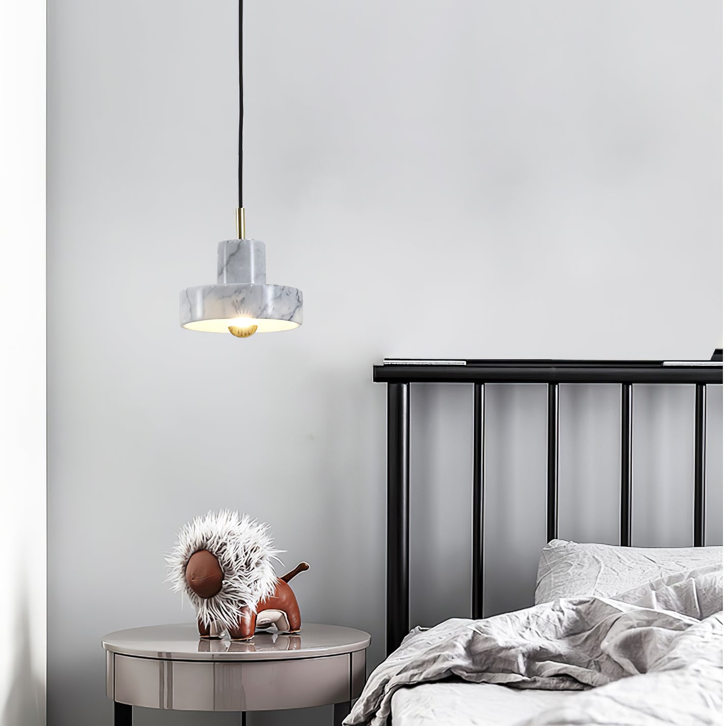 Aurea Marble Pendant Light With Elegant Warm Metal Accents | Lersk