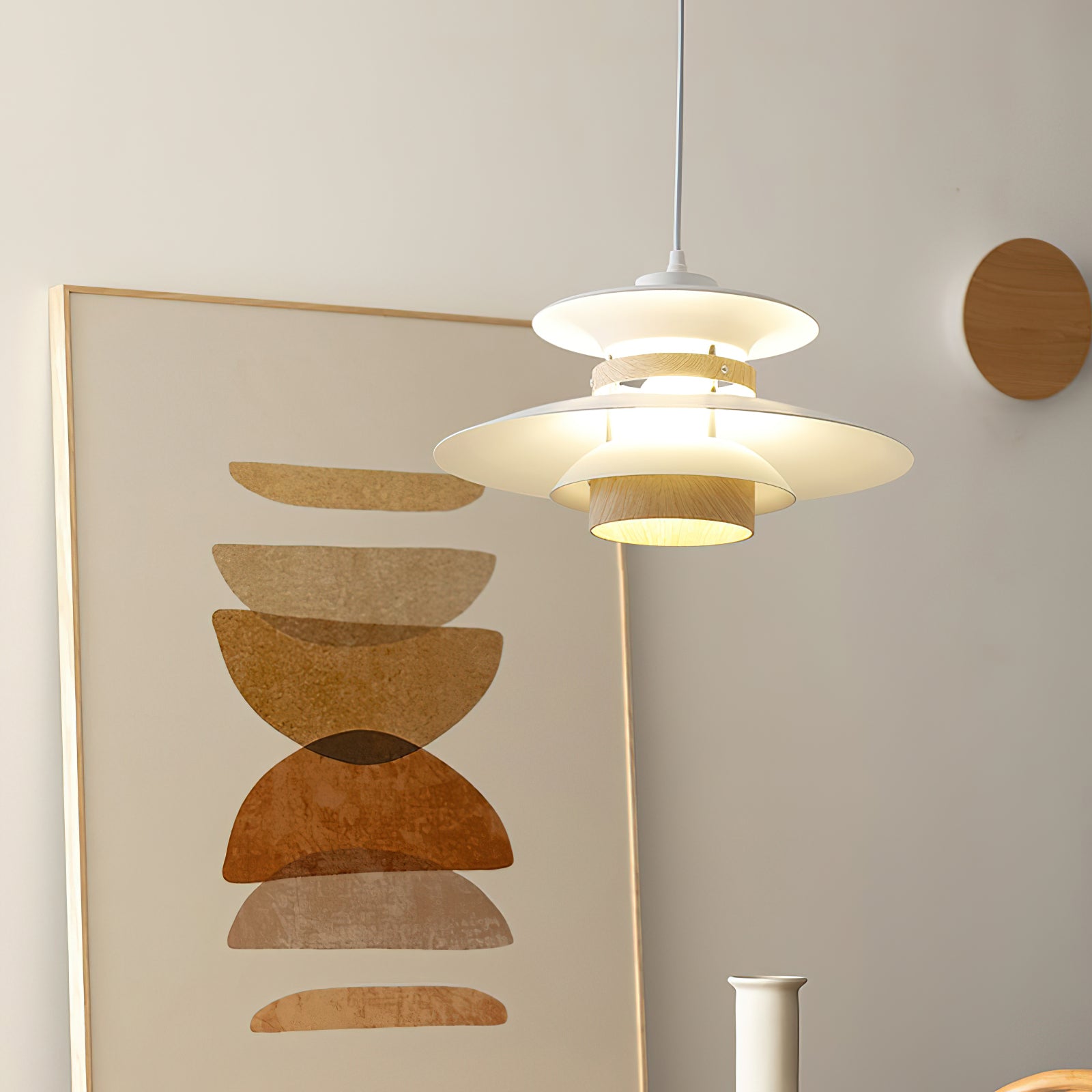 Aurellon | Elegantní závěsná lampa pro nadčasové interiéry | Lersk