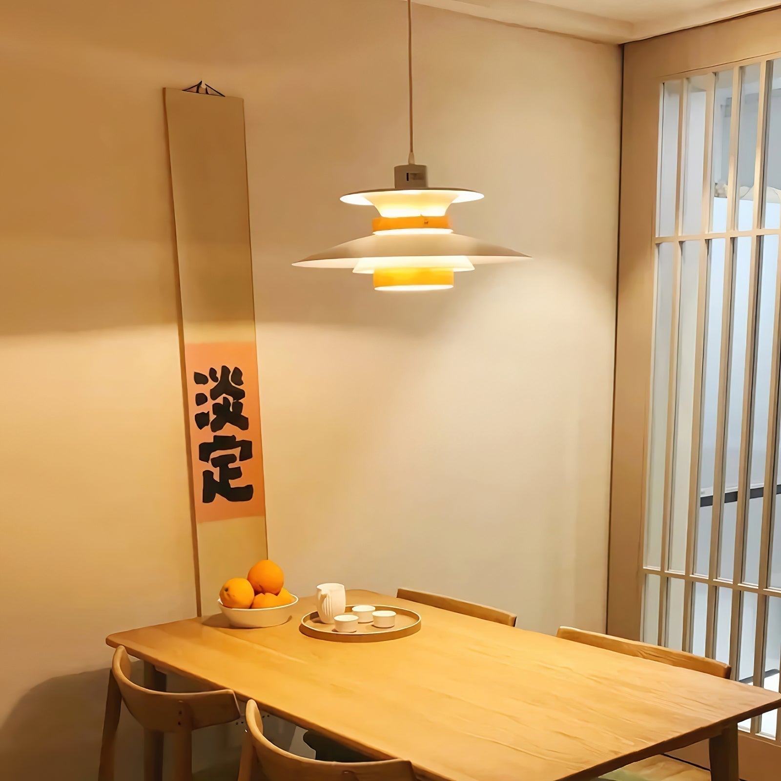 Aurellon | Elegantní závěsná lampa pro nadčasové interiéry | Lersk
