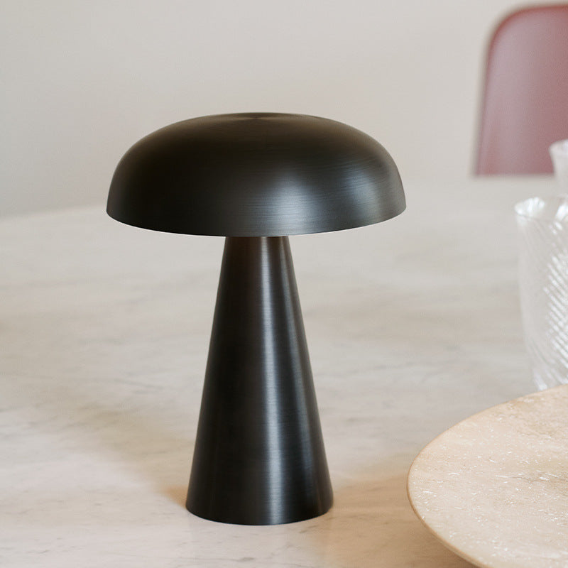 Nova bordlampe minimalistisk skrivebordslampe med børstet metal | Lersk