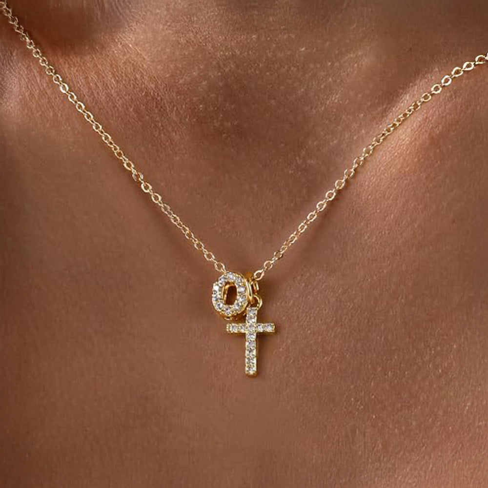 Zierliche Diamant-Anfangsbuchstaben- und Kreuz-Halskette mit filigranen Anhängern für den täglichen Gebrauch | Lersk