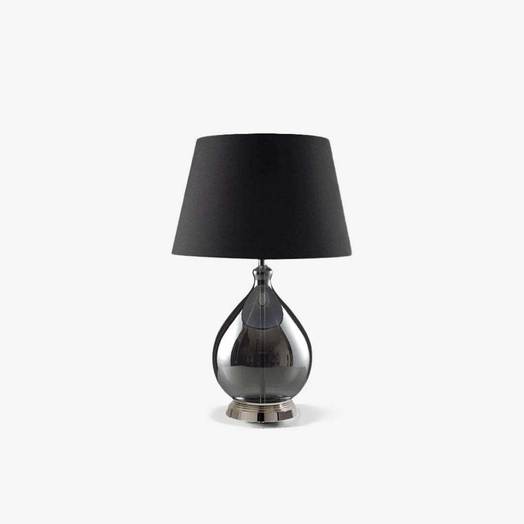 Glas-Tischlampe mit Stoffschirm für moderne Wohnraumbeleuchtung | Lersk