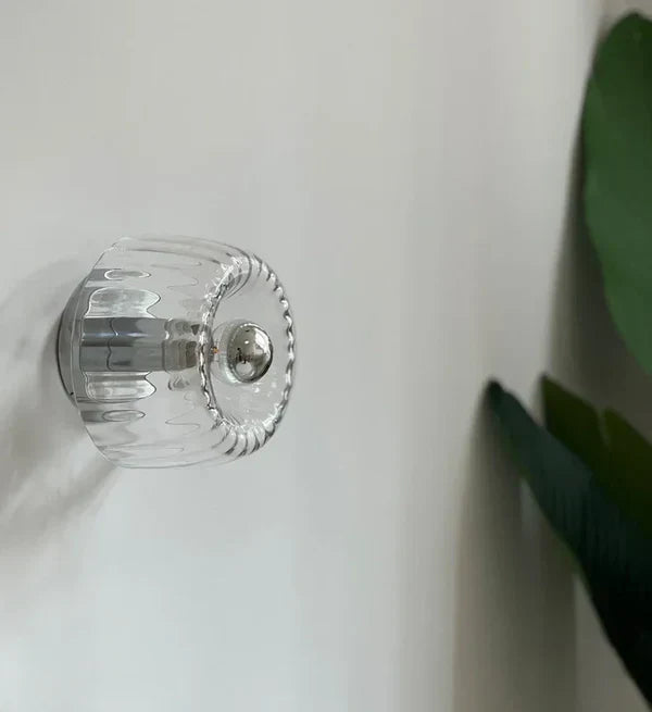 RadiantFlux Glas-Wandlampe mit Wellen-Sonnenstrahlmuster und sanftem Umgebungslicht | Lersk