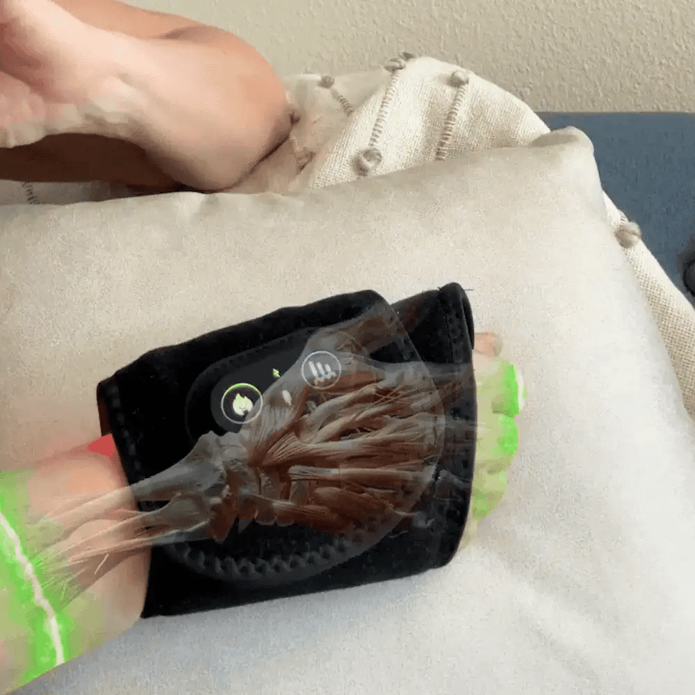 Red Light Therapy Wrist Wrap with Near-Infrared for Hand and Wrist Comfort and Circulation Support | Lersk