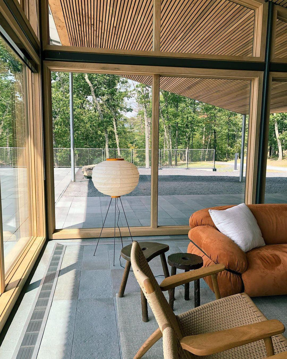 Kaze Rice Paper Floor Lamp - Japanese-Inspired Ambient Glow | Lersk