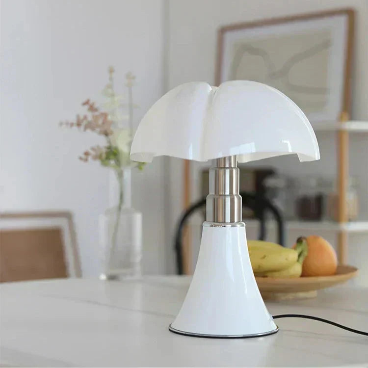 Solera Classic LED Lamp for Indoor Living Spaces and Homes | Lersk