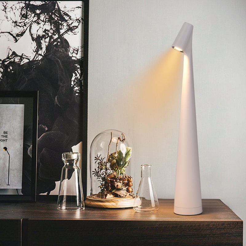 LumaNord kabellose LED-Tischlampe zum Lesen und Essen | Lersk