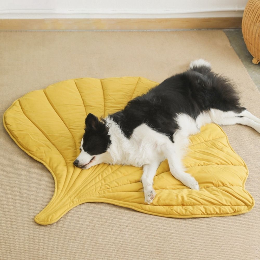 Breathable Cooling Dog Mat Keeps Pets Cool Leaf Shaped Washable | Lersk