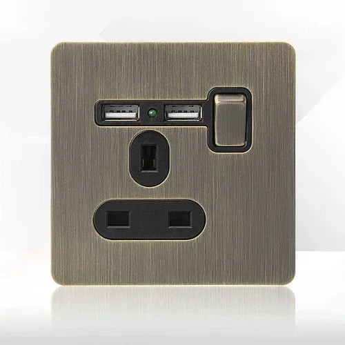 מתג קיר מתכתי רטרו עם שקע ויציאת טעינת USB | Lersk