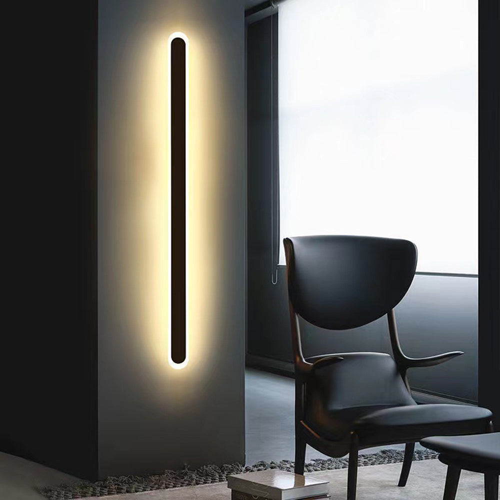 Lampa de perete liniară metalică pentru exterior LumaForge, reglabilă, rezistentă la apă | Lersk