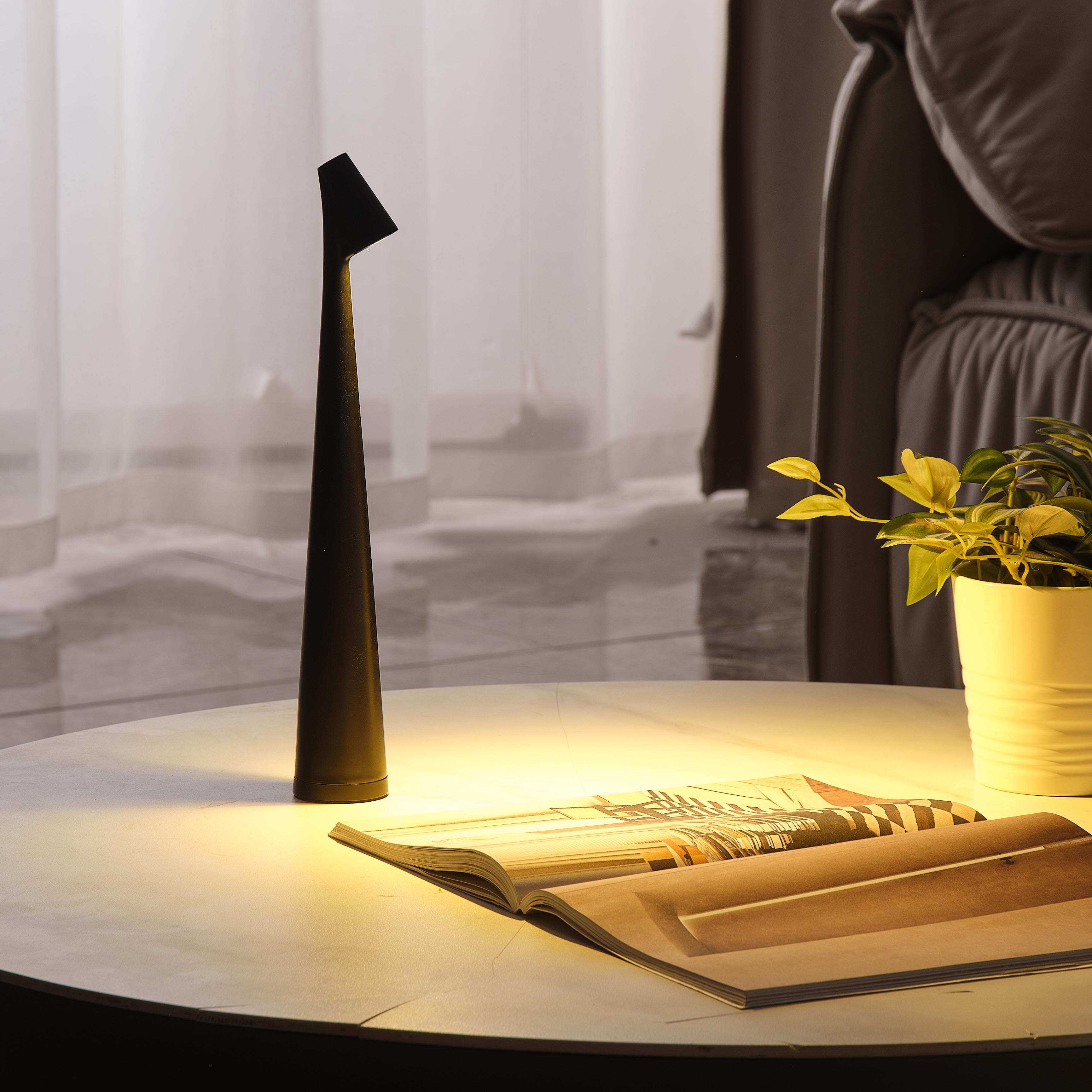 LumaNord kabellose LED-Tischlampe zum Lesen und Essen | Lersk