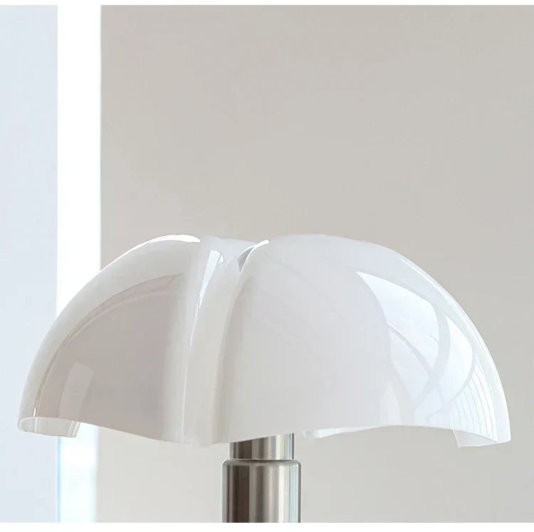 Solera Classic LED Lamp for Indoor Living Spaces and Homes | Lersk