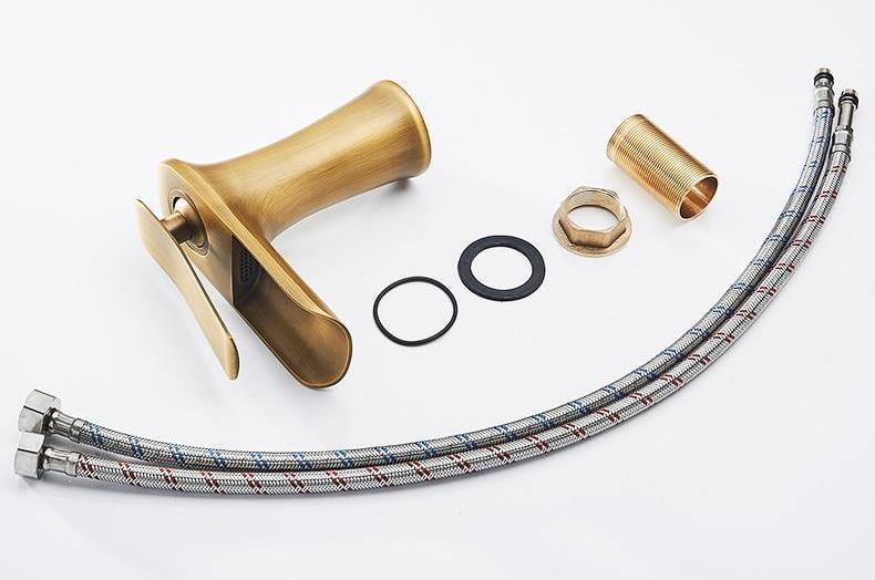 Rubinetto per lavabo a cascata in ottone cromato con doppie tubazioni | Lersk