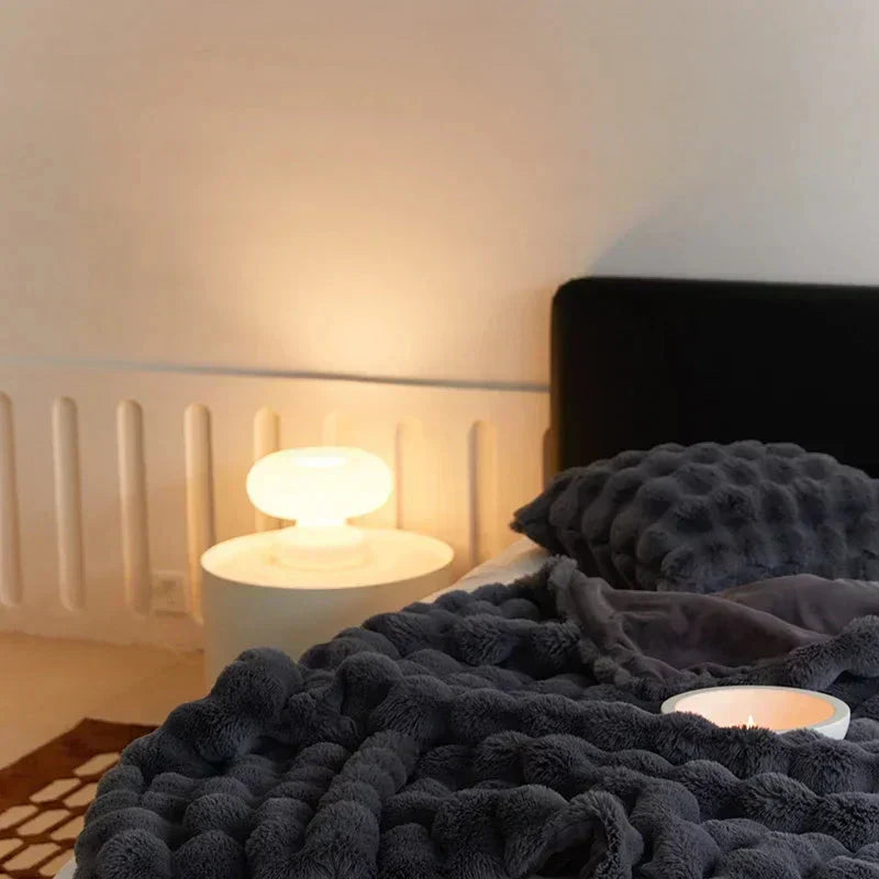 VeloraWeave Kaninchen-Kunstfell-Decke für gemütliche, ultimative Wärme | Lersk