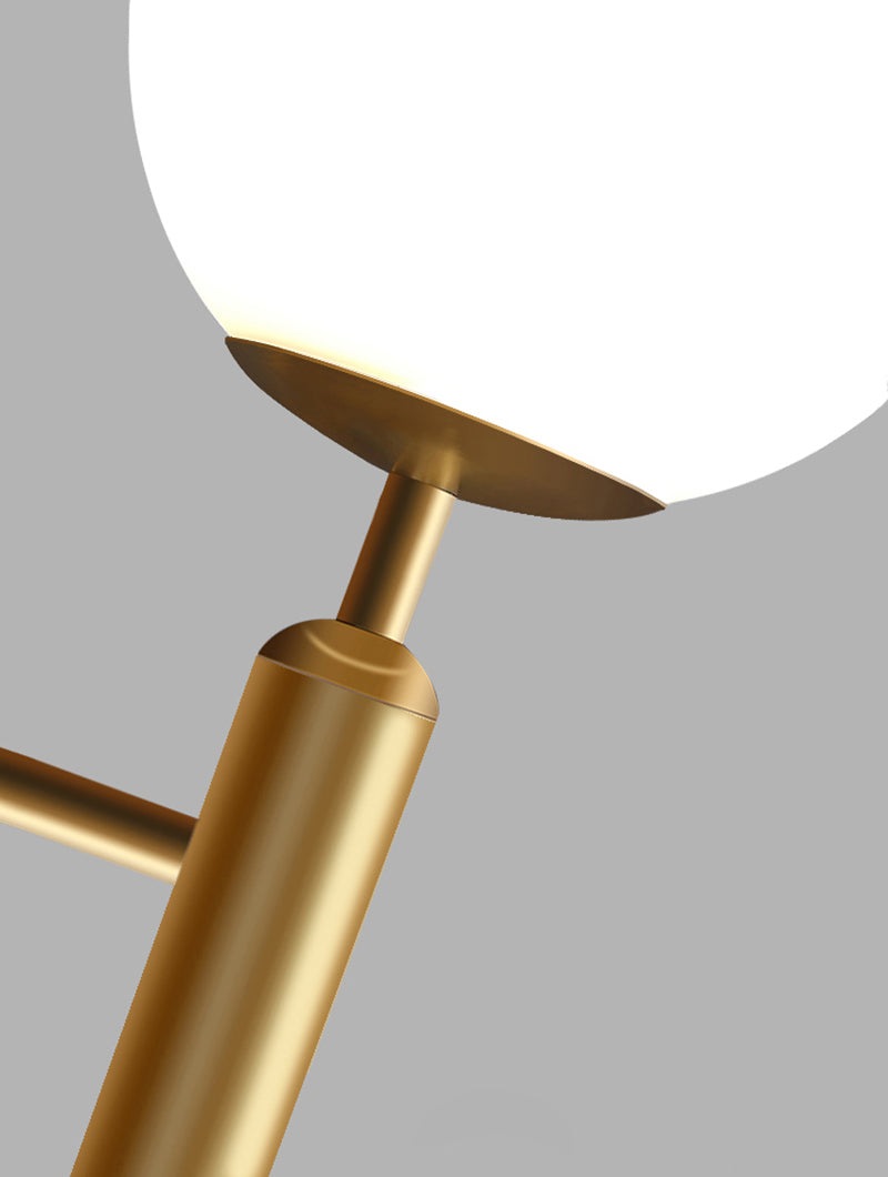 Aplique de Parede LED Kestrel com Globo de Vidro Leitoso, Acabamento em Latão Escovado, Estilo Moderno de Meados do Século | Lersk