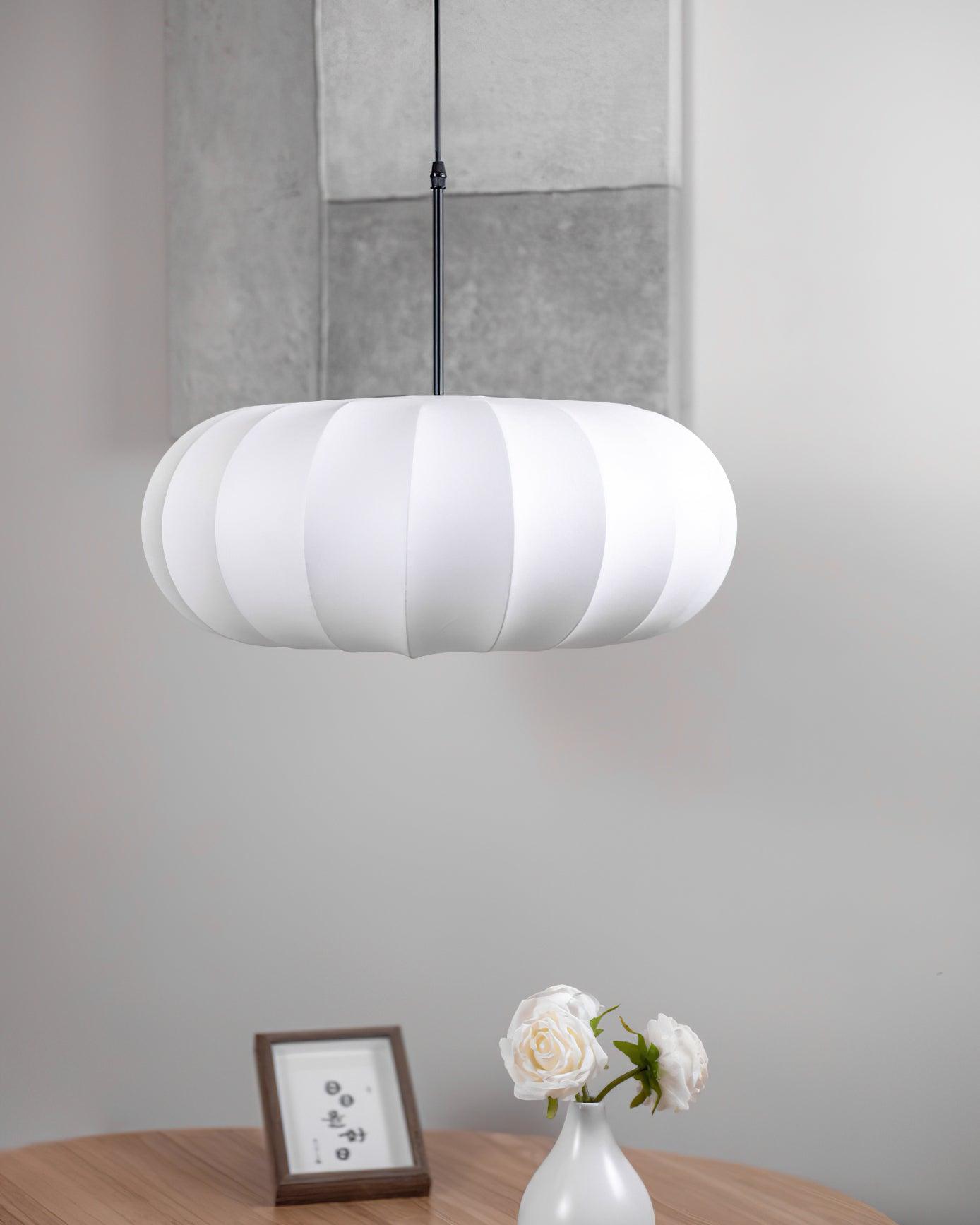 Lunara Minimalistische Pendelleuchte aus natürlichen Materialien | Lersk