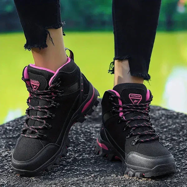 AuroraTrail Women's Wide Fit Winter Hiking Boots With Arch Support | Lersk