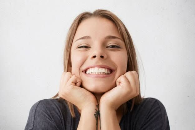 SmileFlex-Prothese mit weißen Dental-Linsen für eine natürliche Passform, leichte und wiederverwendbare tägliche Prothese | Lersk