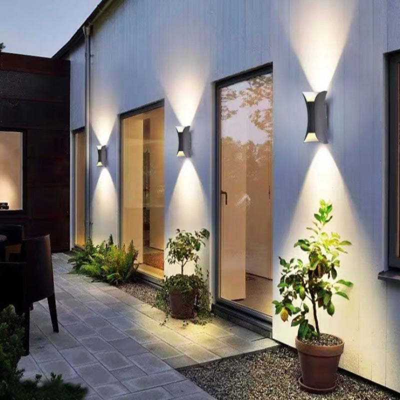 Arcora Curve Outdoor Wall Light LED IP65 Hardwired | Lersk