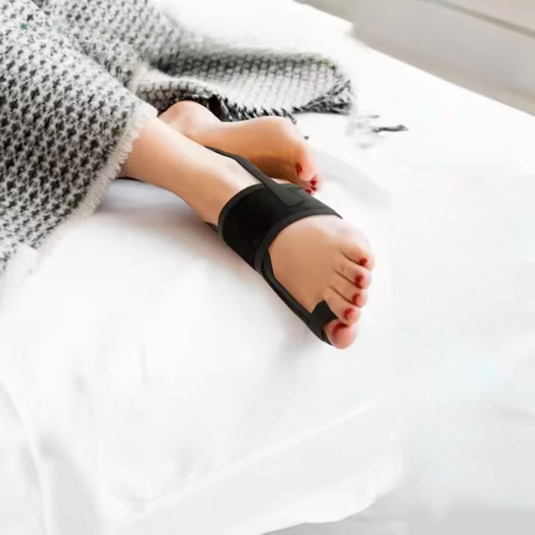 جبيرة ليلية لانحراف إصبع القدم الكبير بتصميم مريح وراحة قابلة للتعديل للنوم | Lersk